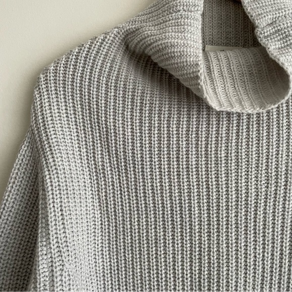 Aritzia Wilfred Montpellier Sweater in Heather Light Grey - Picture 3 of 13